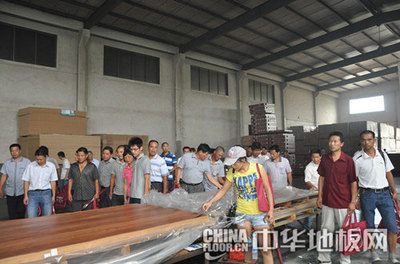 暨富紳地板工廠團(tuán)購(gòu)圓滿結(jié)束-富紳地板新聞資訊-中華地板網(wǎng)